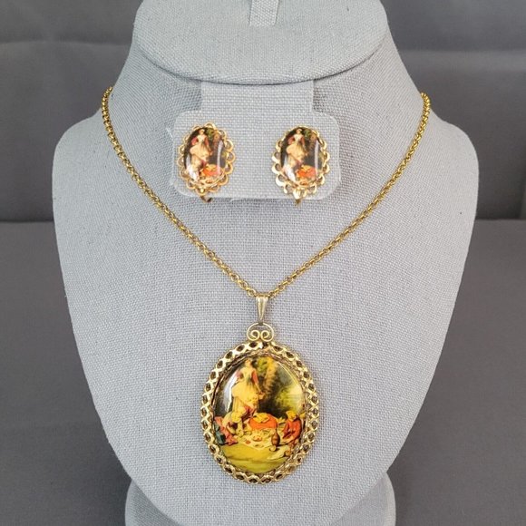 Unbranded Jewelry - Womens Gold Tone Round Link Chain Colonial Scene Pendant Necklace Earrings Set